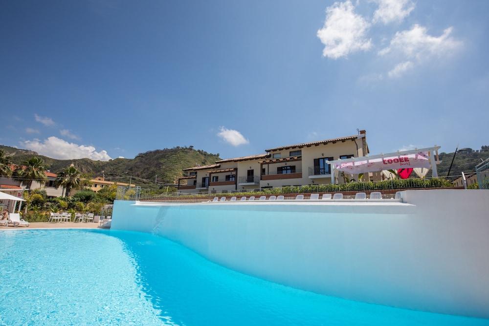 Sentido Michelizia Tropea Resort ภายนอก รูปภาพ
