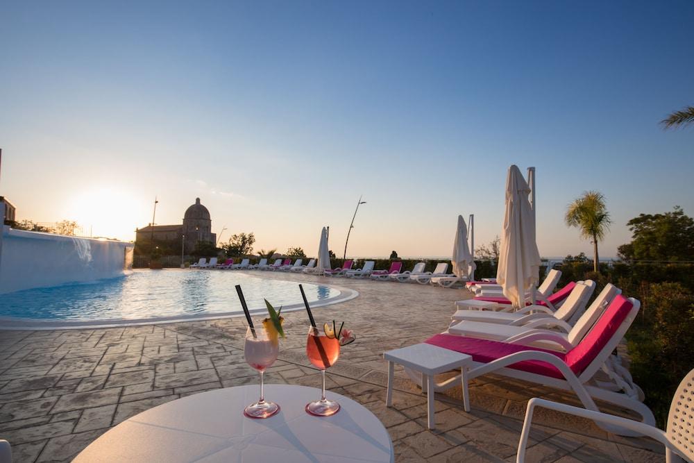 Sentido Michelizia Tropea Resort ภายนอก รูปภาพ
