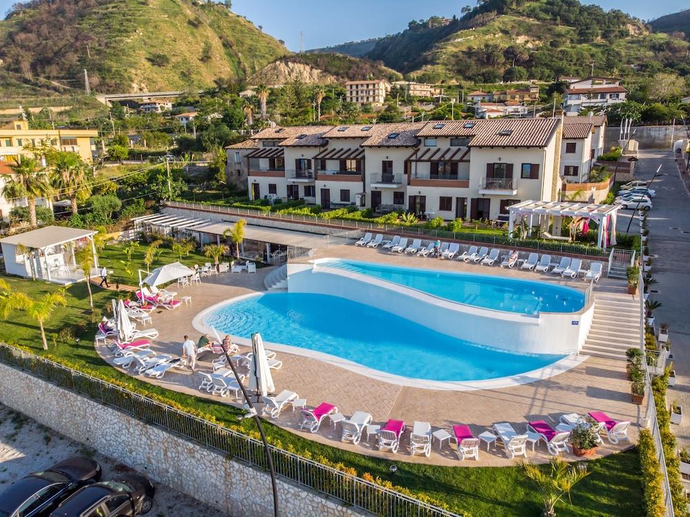 Sentido Michelizia Tropea Resort ภายนอก รูปภาพ