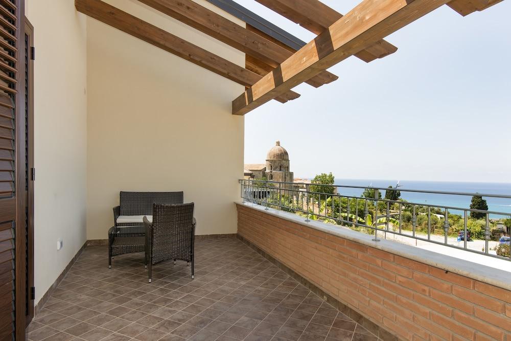 Sentido Michelizia Tropea Resort ภายนอก รูปภาพ