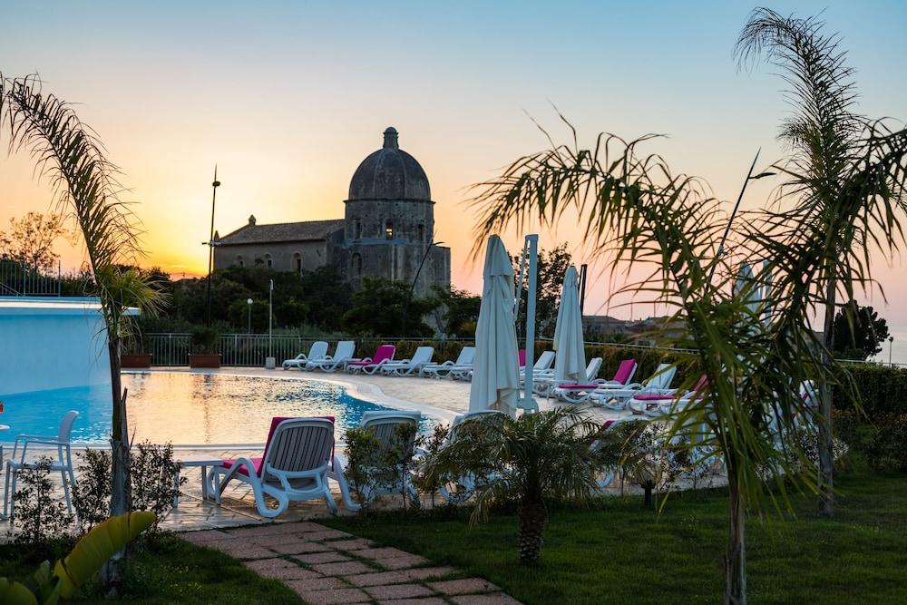 Sentido Michelizia Tropea Resort ภายนอก รูปภาพ