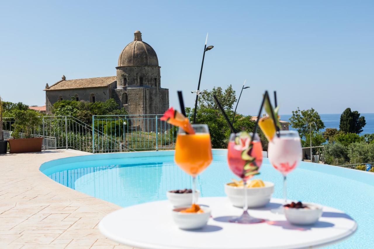 Sentido Michelizia Tropea Resort ภายนอก รูปภาพ