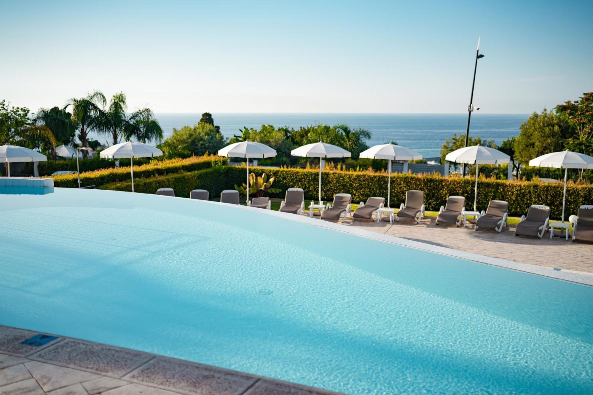 Sentido Michelizia Tropea Resort ภายนอก รูปภาพ