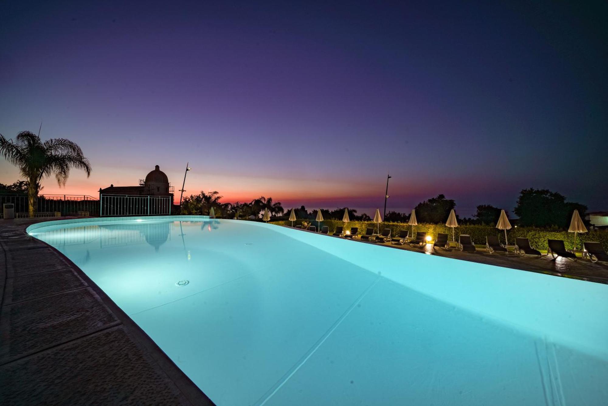 Sentido Michelizia Tropea Resort ภายนอก รูปภาพ