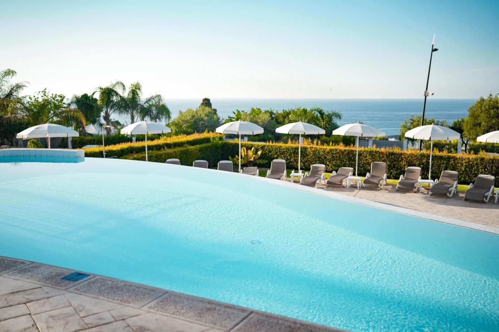 Sentido Michelizia Tropea Resort ภายนอก รูปภาพ