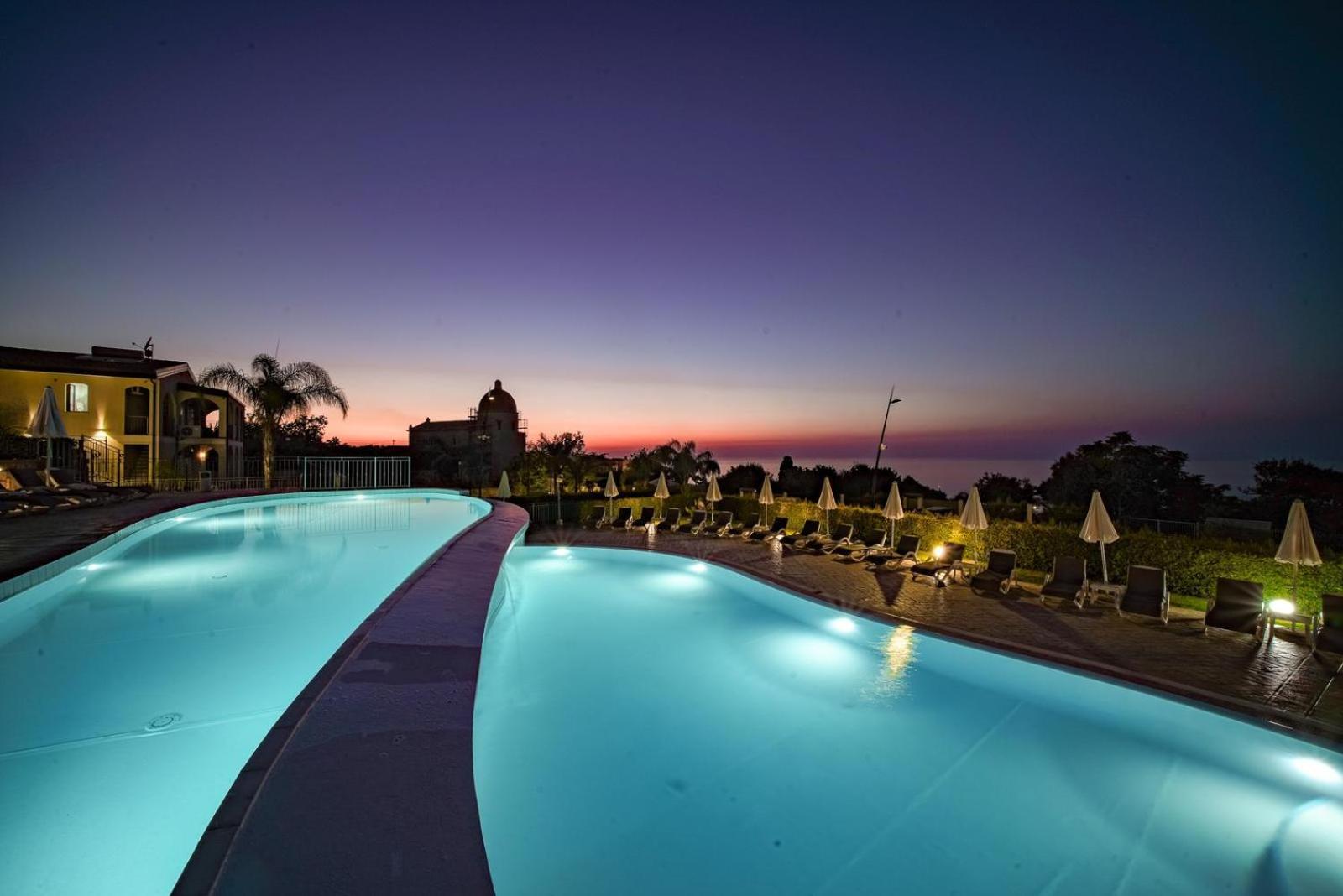 Sentido Michelizia Tropea Resort ภายนอก รูปภาพ